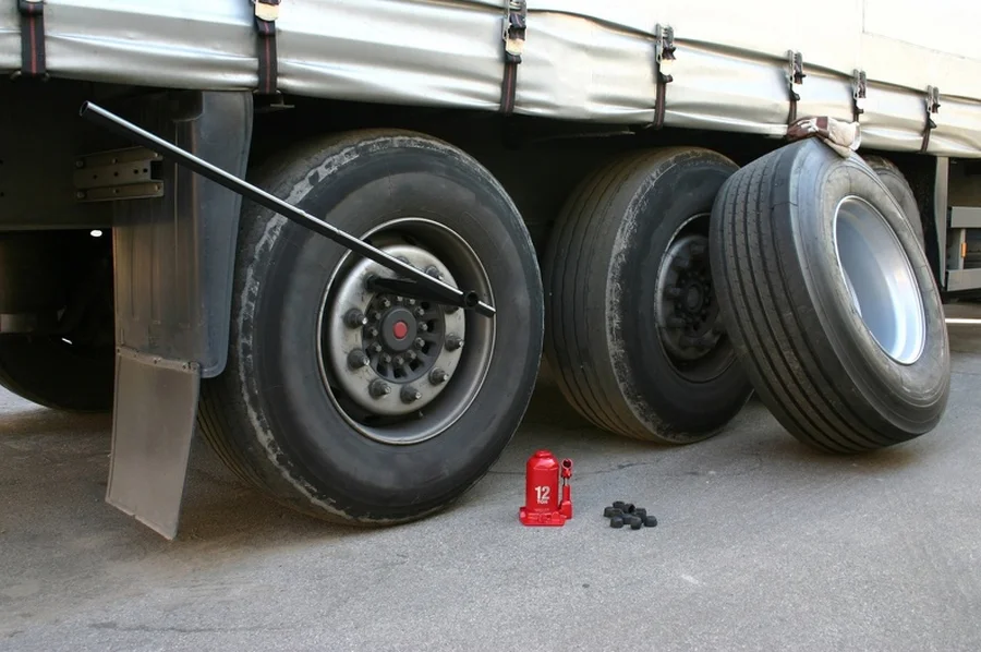 Understanding When To Use Tire Change Services In Towing in Stone Mountain, GA